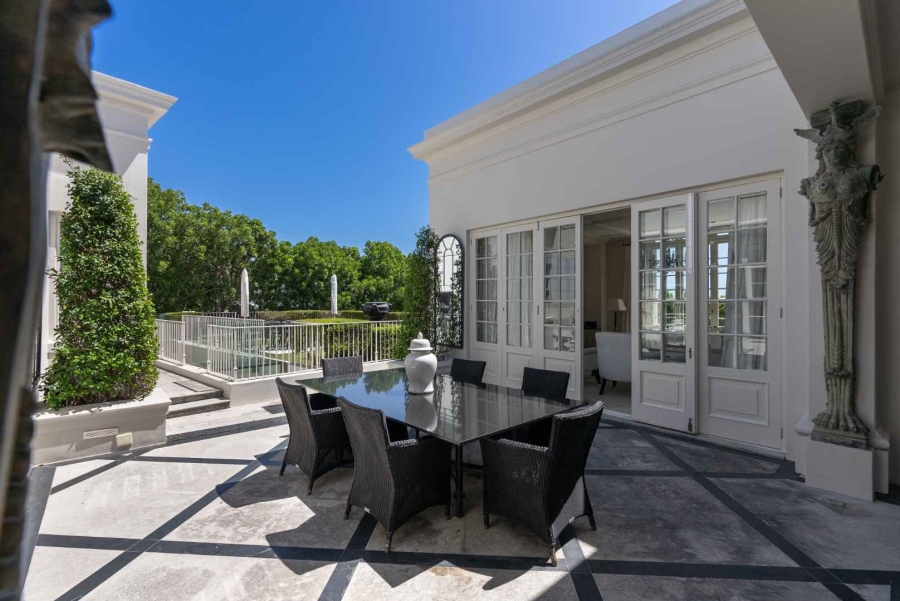 7 Bedroom Property for Sale in Fresnaye Western Cape